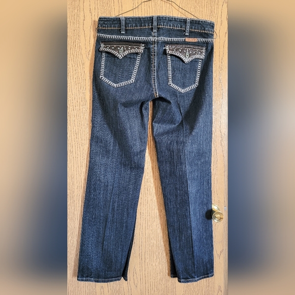 Cowgirl Tuff size 33x33 - Picture 2 of 6